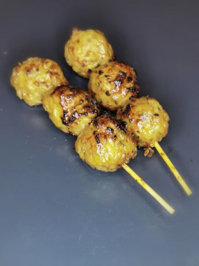 B02. TSUKUNE (boulettes de poulet)